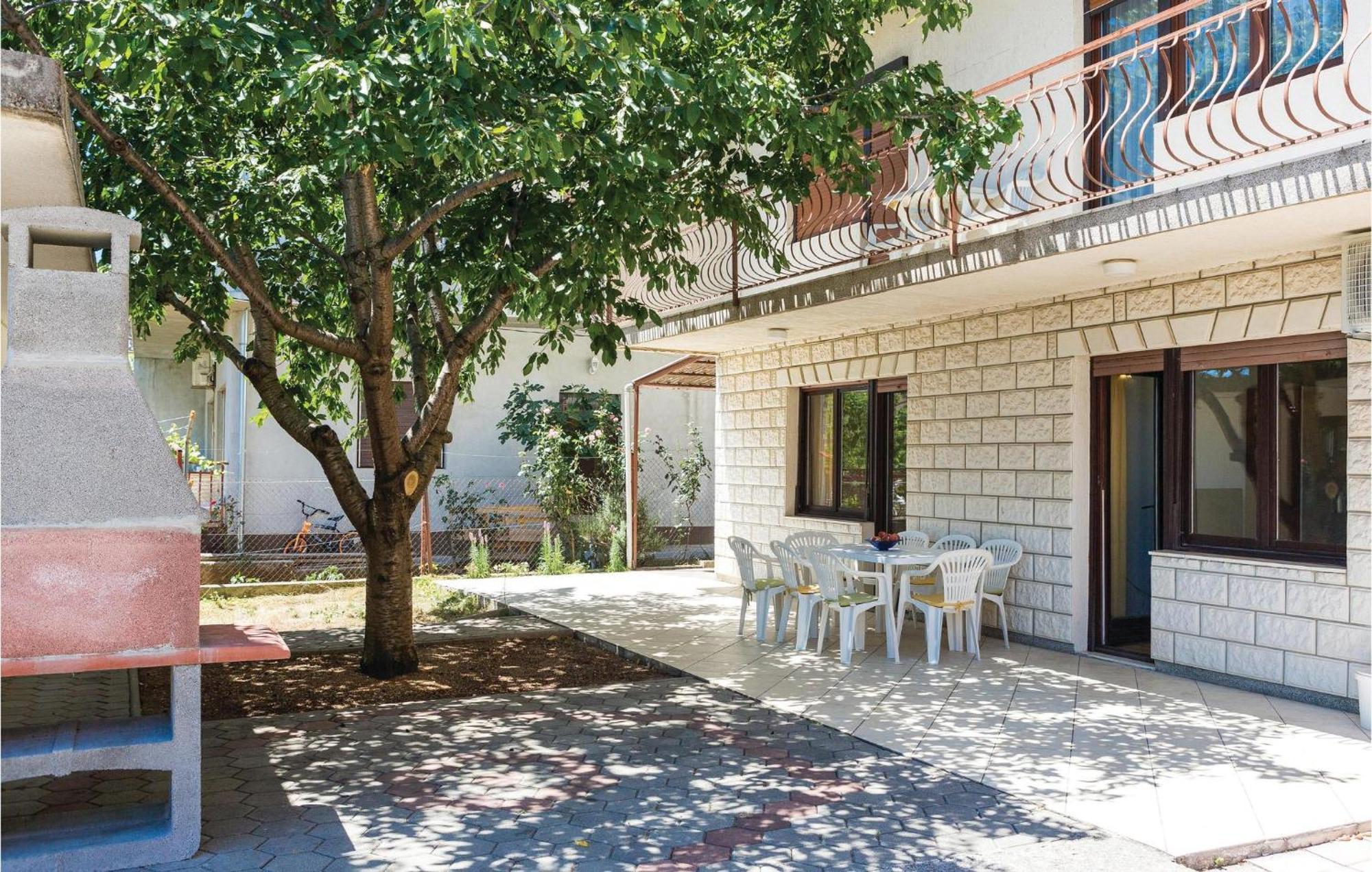3 Bedroom Gorgeous Apartment In Trogir Exteriör bild