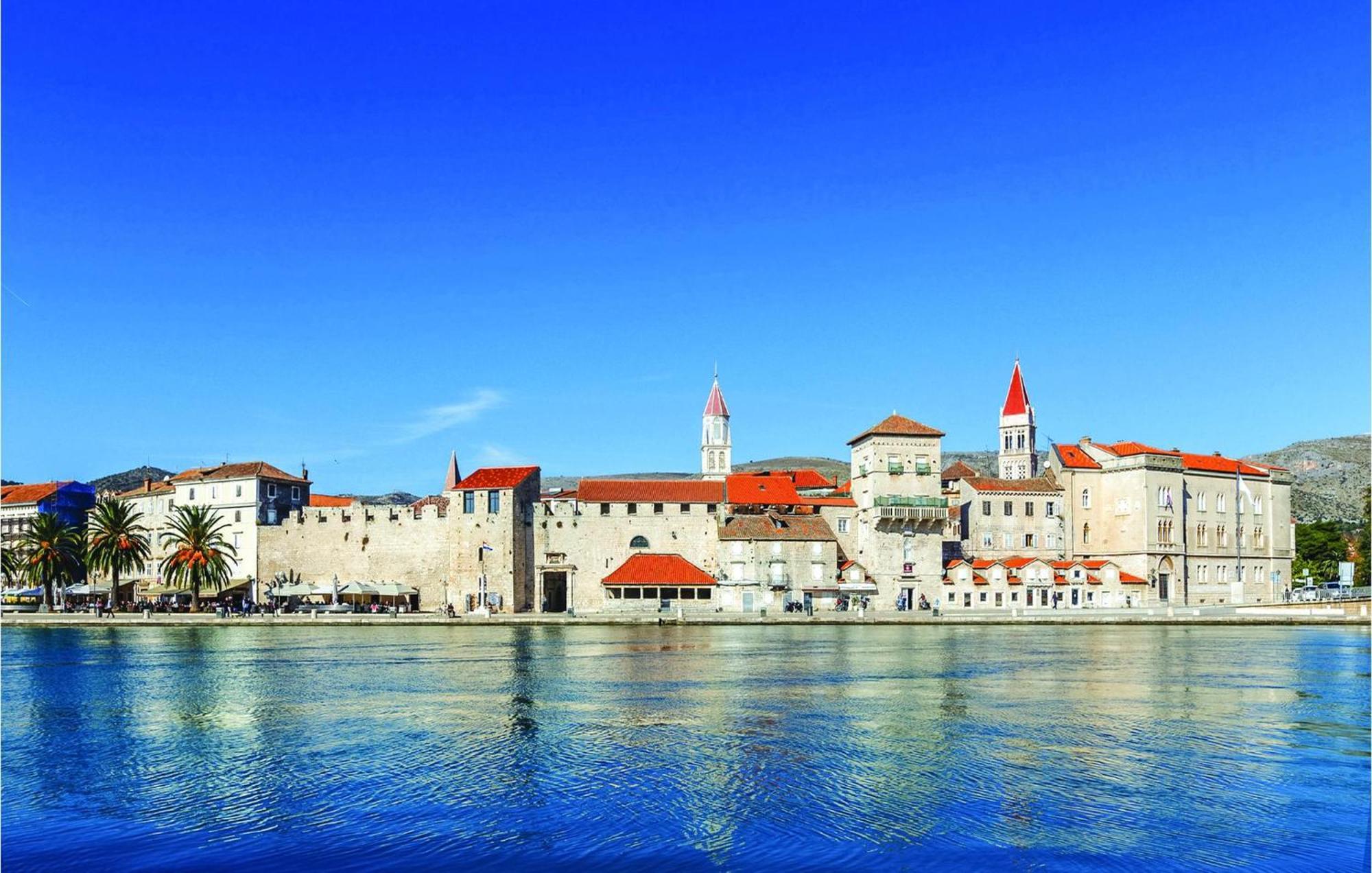 3 Bedroom Gorgeous Apartment In Trogir Exteriör bild