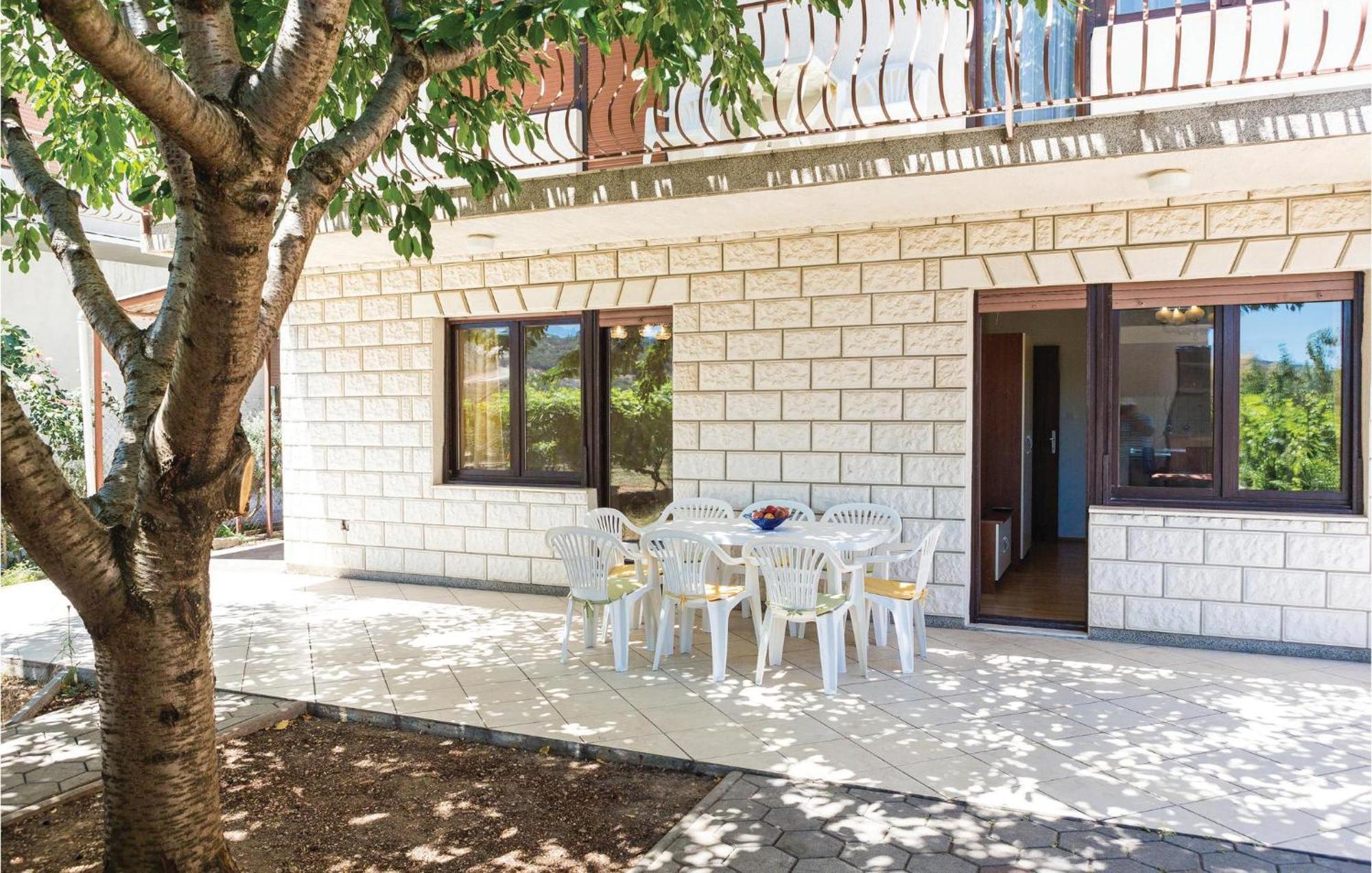 3 Bedroom Gorgeous Apartment In Trogir Exteriör bild